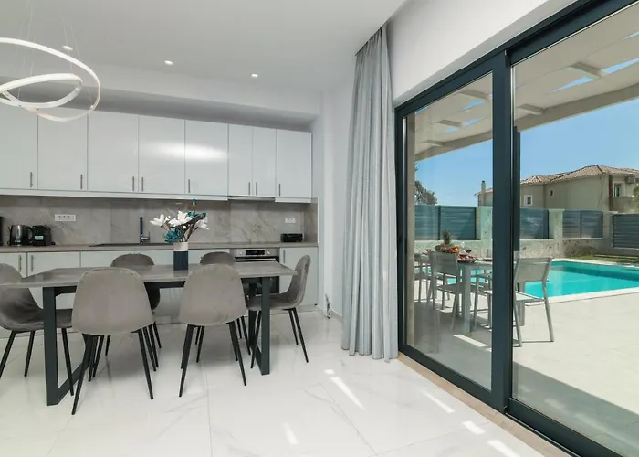 Lea - Brand New Modern Villa! * Gaitani