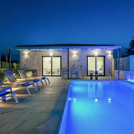 Lea - Brand New Modern Villa!