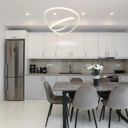 Lea - Brand New Modern Vila *