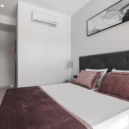 Lea - Brand New Modern Villa! Gaitani