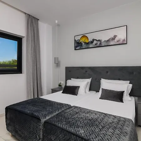 Lea - Brand New Modern Vila Gaitani