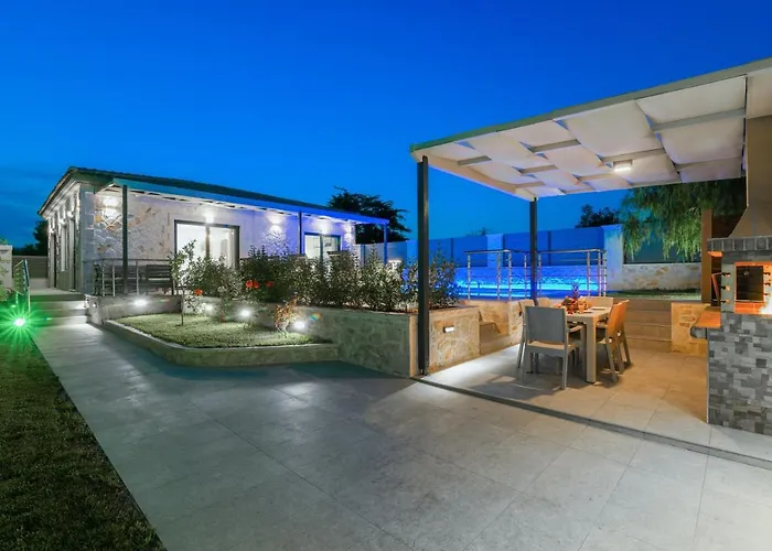 Villa Lea - Brand New Modern Villa!