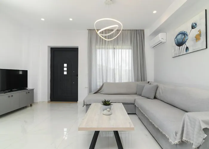 Lea - Brand New Modern Villa! *