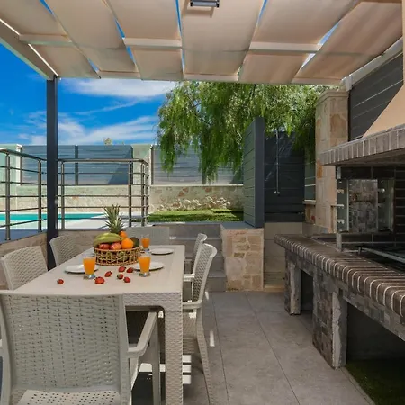 Lea - Brand New Modern Villa!