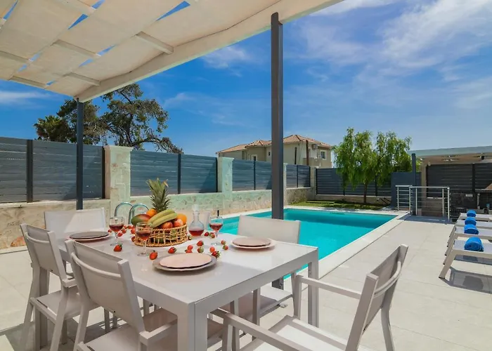 Lea - Brand New Modern Villa! * Gaitani