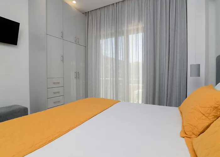 Lea - Brand New Modern Villa! *