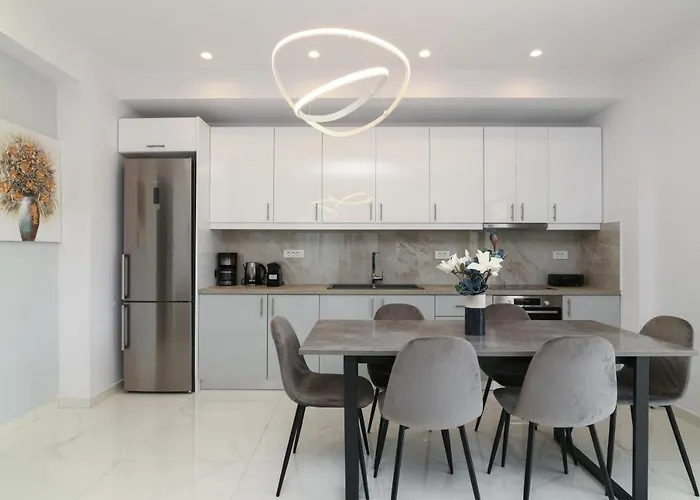 Lea - Brand New Modern Villa! Βίλα *